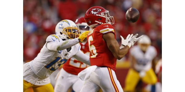 Justin Herbert aspire à avoir de bons coéquipiers avec qui jouer Justin Herbert aspire à avoir de bons coéquipiers avec qui jouer